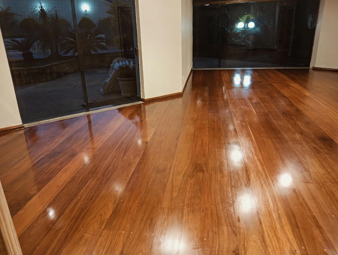 Piso de madeira restaurado 4