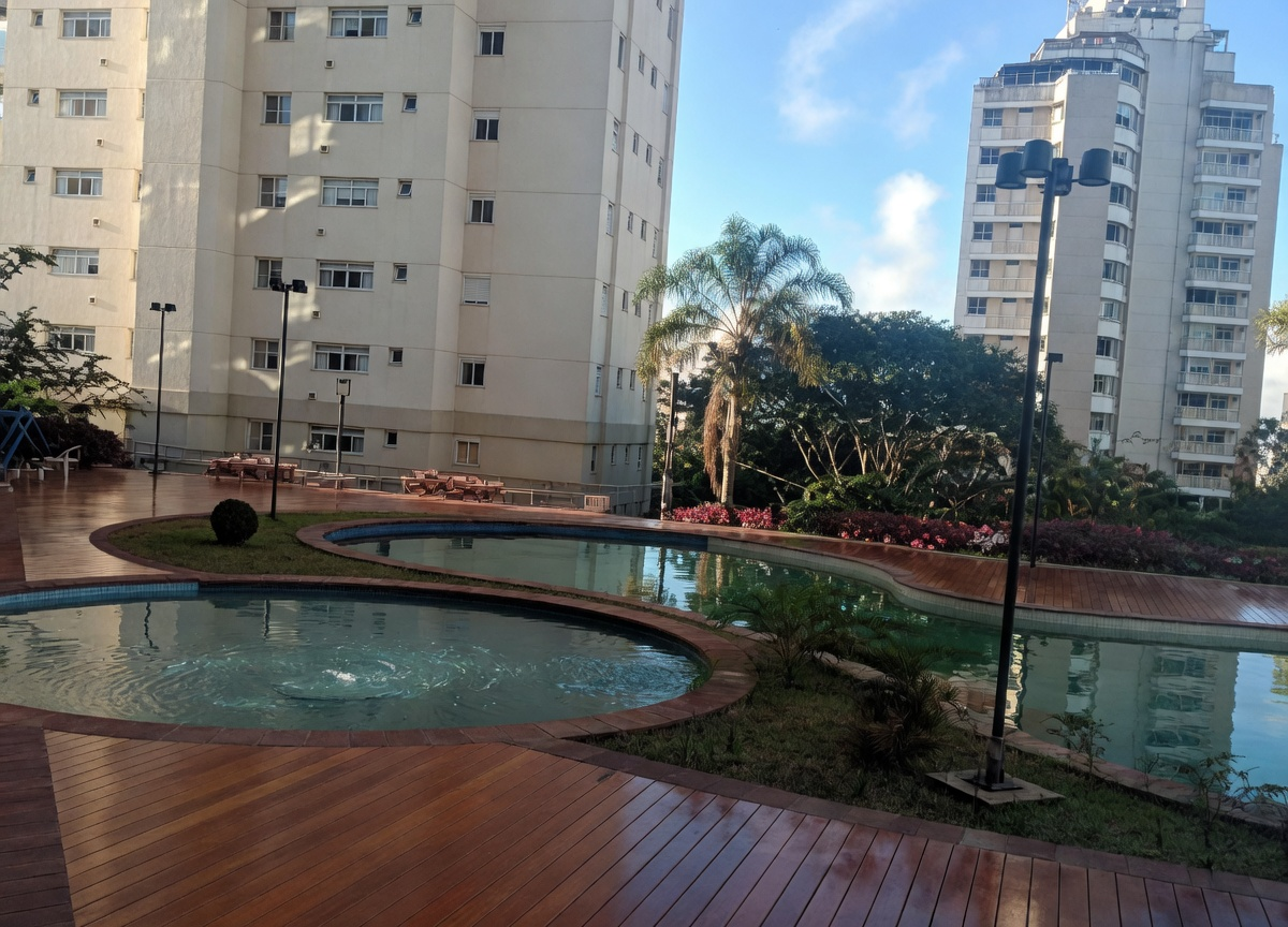 Piso de madeira restaurado 3